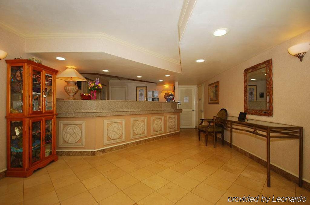 Baymont By Wyndham Lake City Beltér fotó